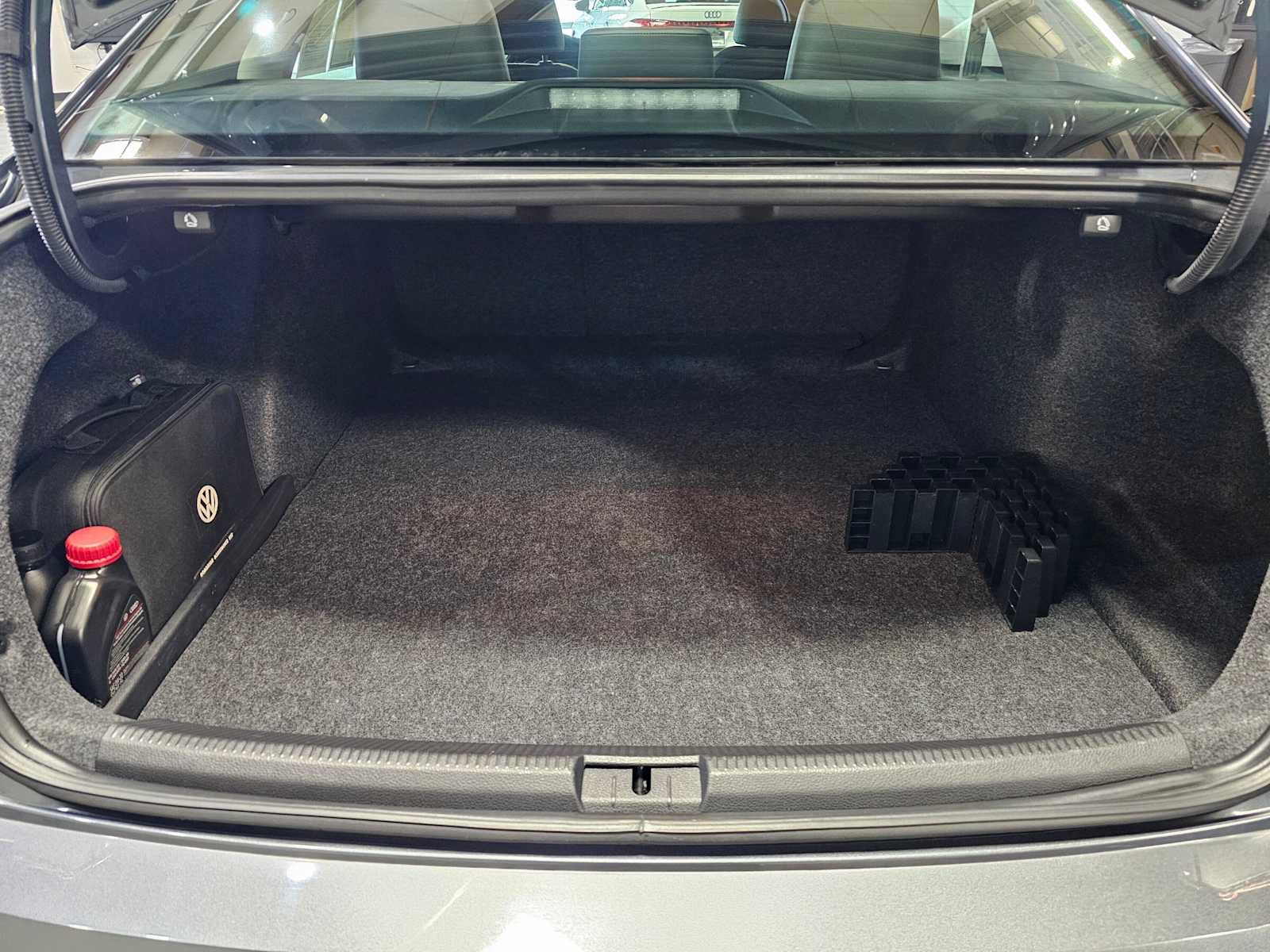 Used 2019 Volkswagen Passat 2.0T SE R-Line FWD image 17