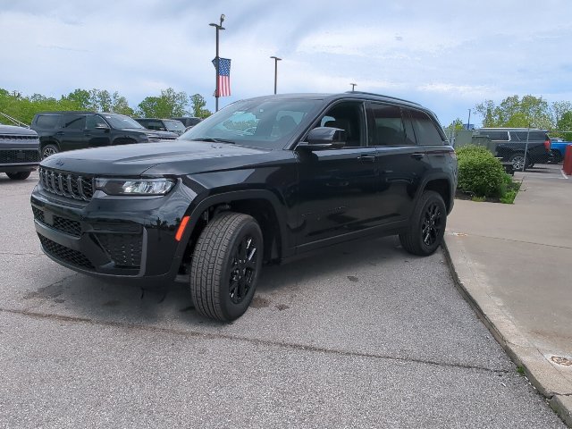 New 2026 Jeep Grand Cherokee Altitude AWD/4WD image 5