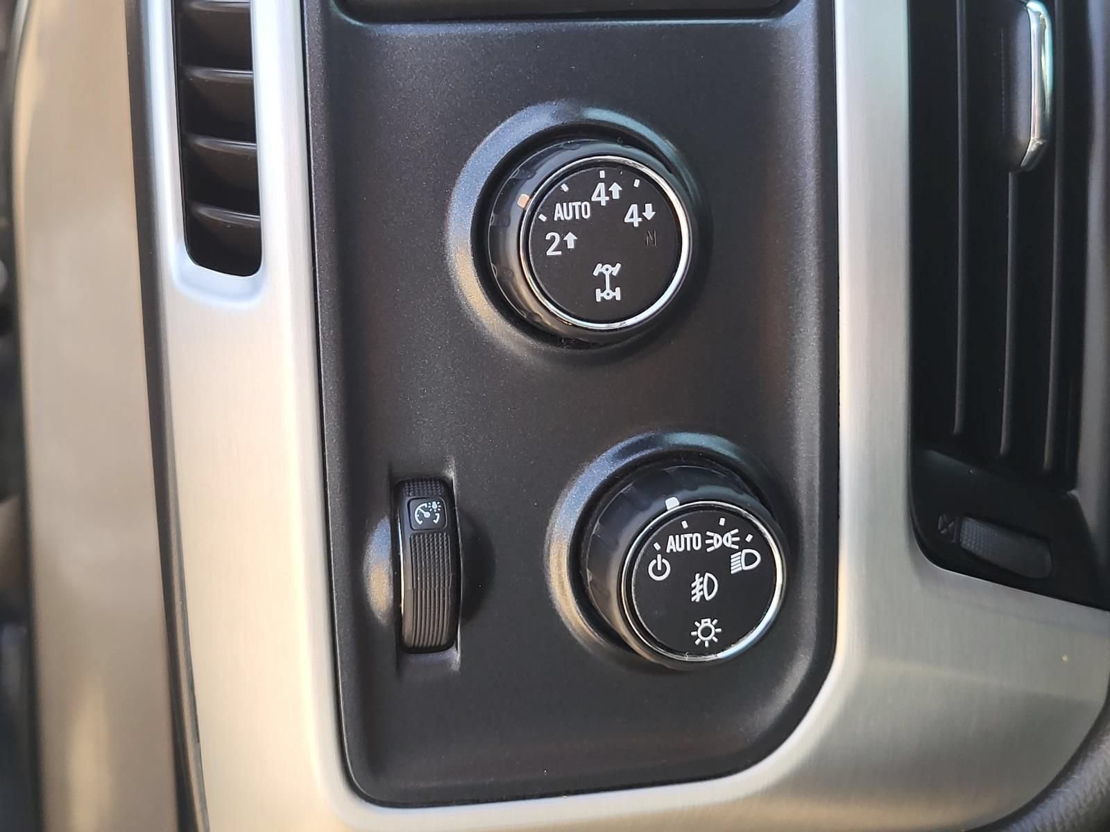 Used 2015 GMC Sierra 1500 SLE w/ SLE Value Package AWD/4WD image 24