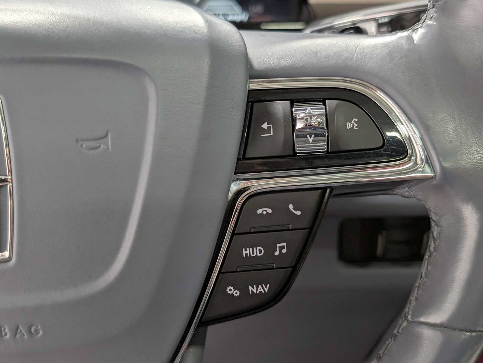 Used 2021 Lincoln Navigator L Black Label w/ Cargo Convenience Package AWD/4WD image 38