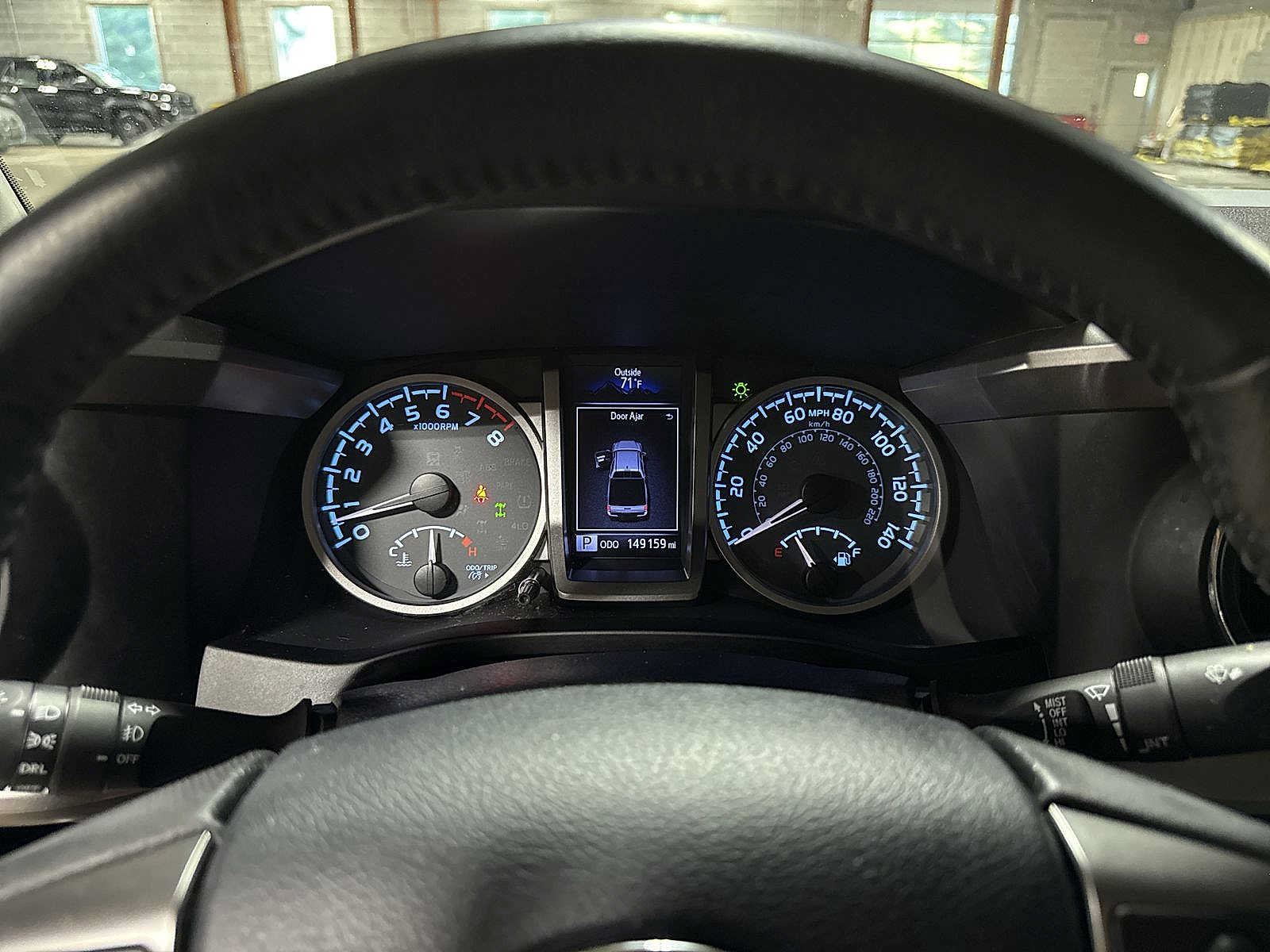Used 2019 Toyota Tacoma SR5 AWD/4WD image 32