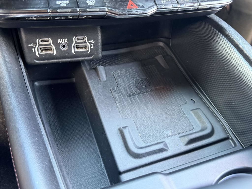 Used 2022 Dodge Durango R/T w/ Blacktop Package AWD/4WD image 31