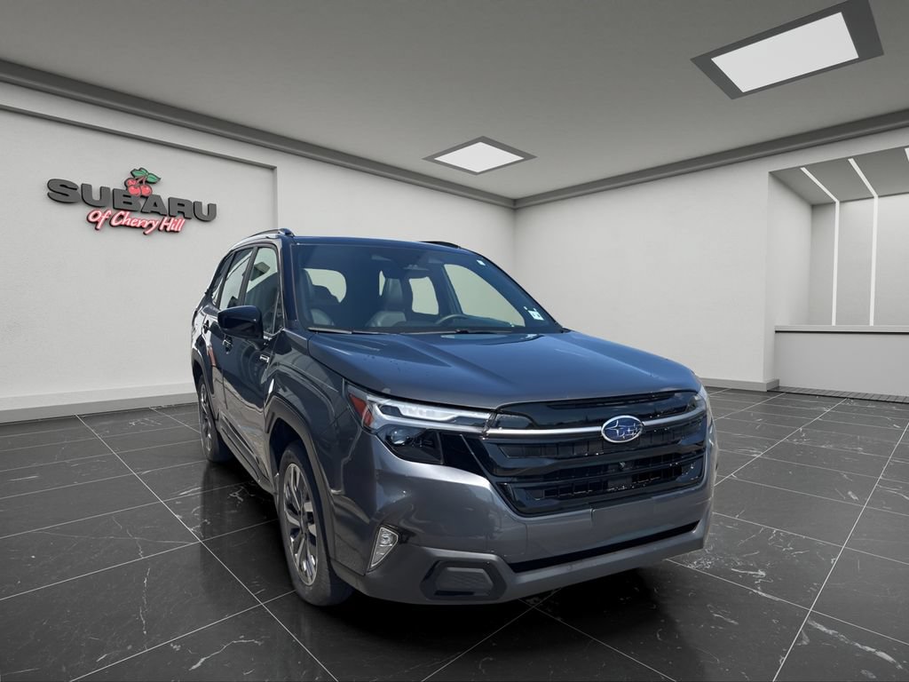 Used 2025 Subaru Forester Touring AWD/4WD image 2