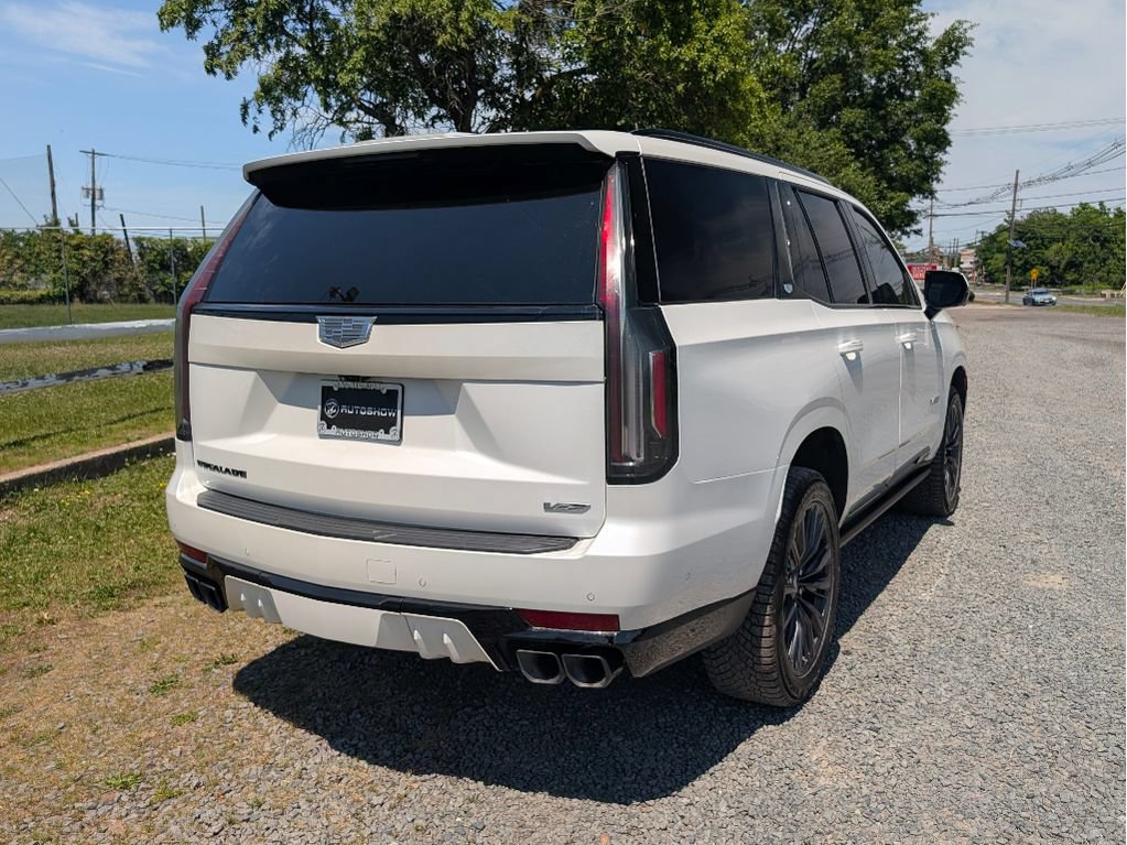 Used 2023 Cadillac Escalade V w/ LPO, ONYX Package AWD/4WD image 5