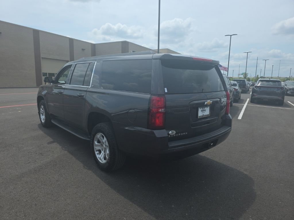 Used 2018 Chevrolet Suburban LT RWD image 7