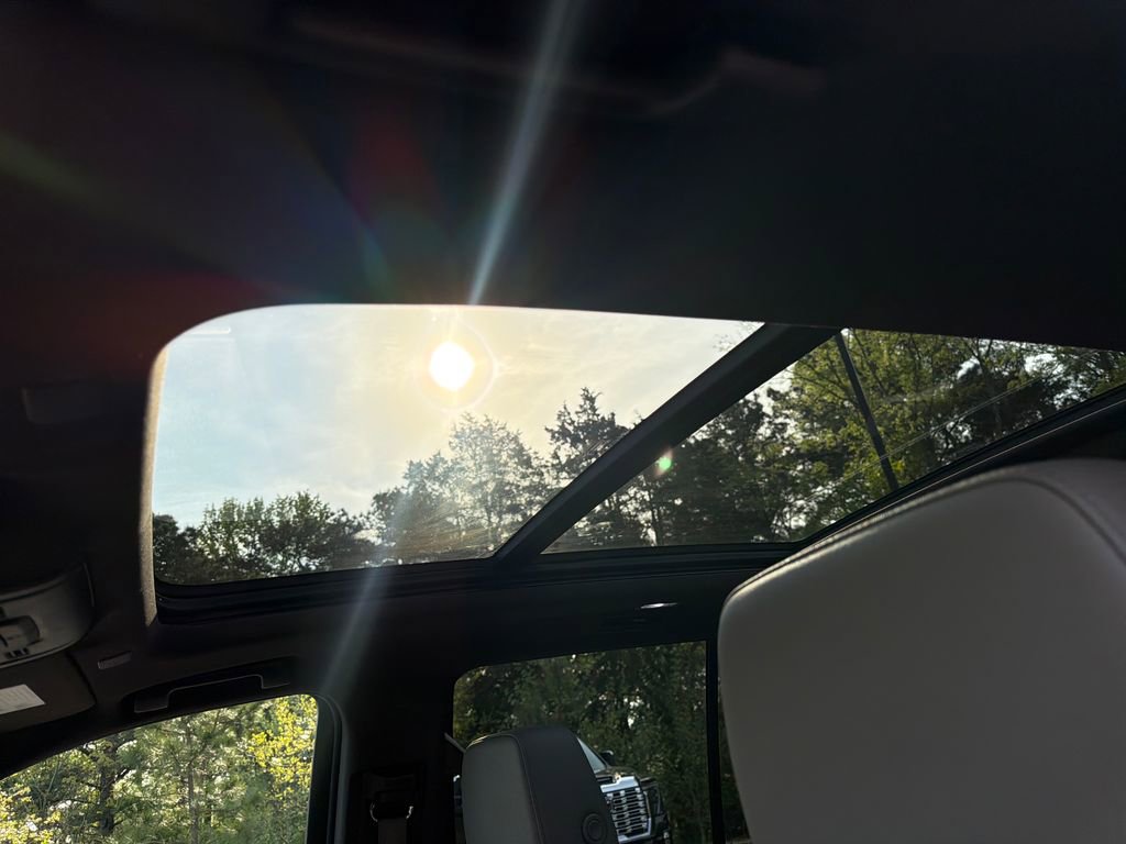 Used 2024 Chevrolet Tahoe Z71 w/ Luxury Package image 21