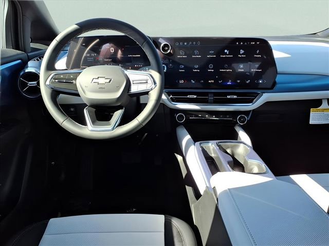 New 2026 Chevrolet Equinox EV LT AWD/4WD image 16