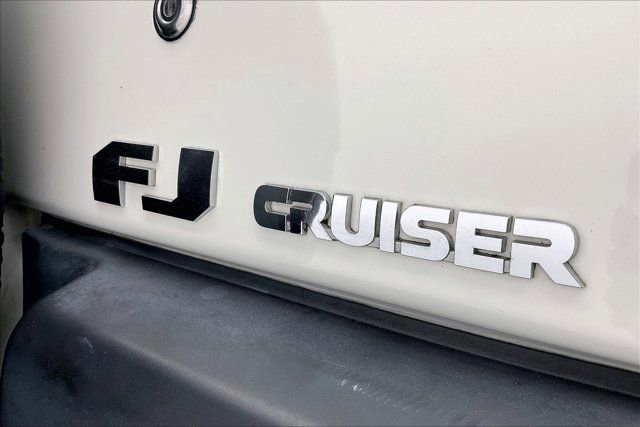 Used 2014 Toyota FJ Cruiser 4WD w/ Convenience Package image 7