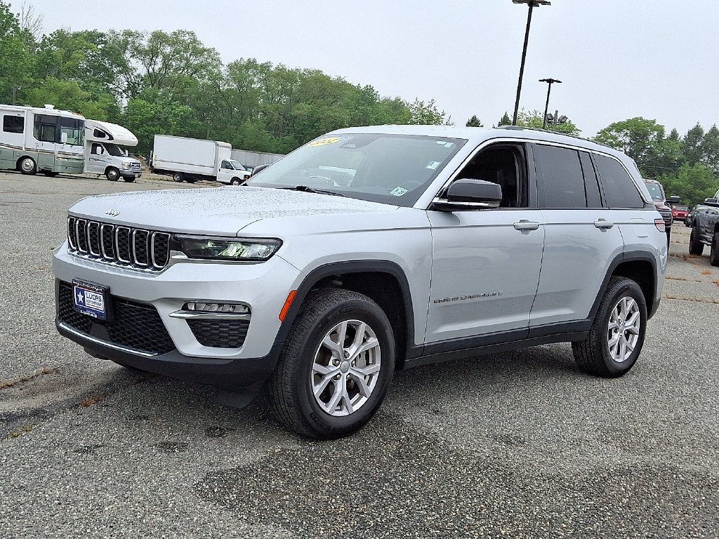 Used 2022 Jeep Grand Cherokee Limited AWD/4WD image 6