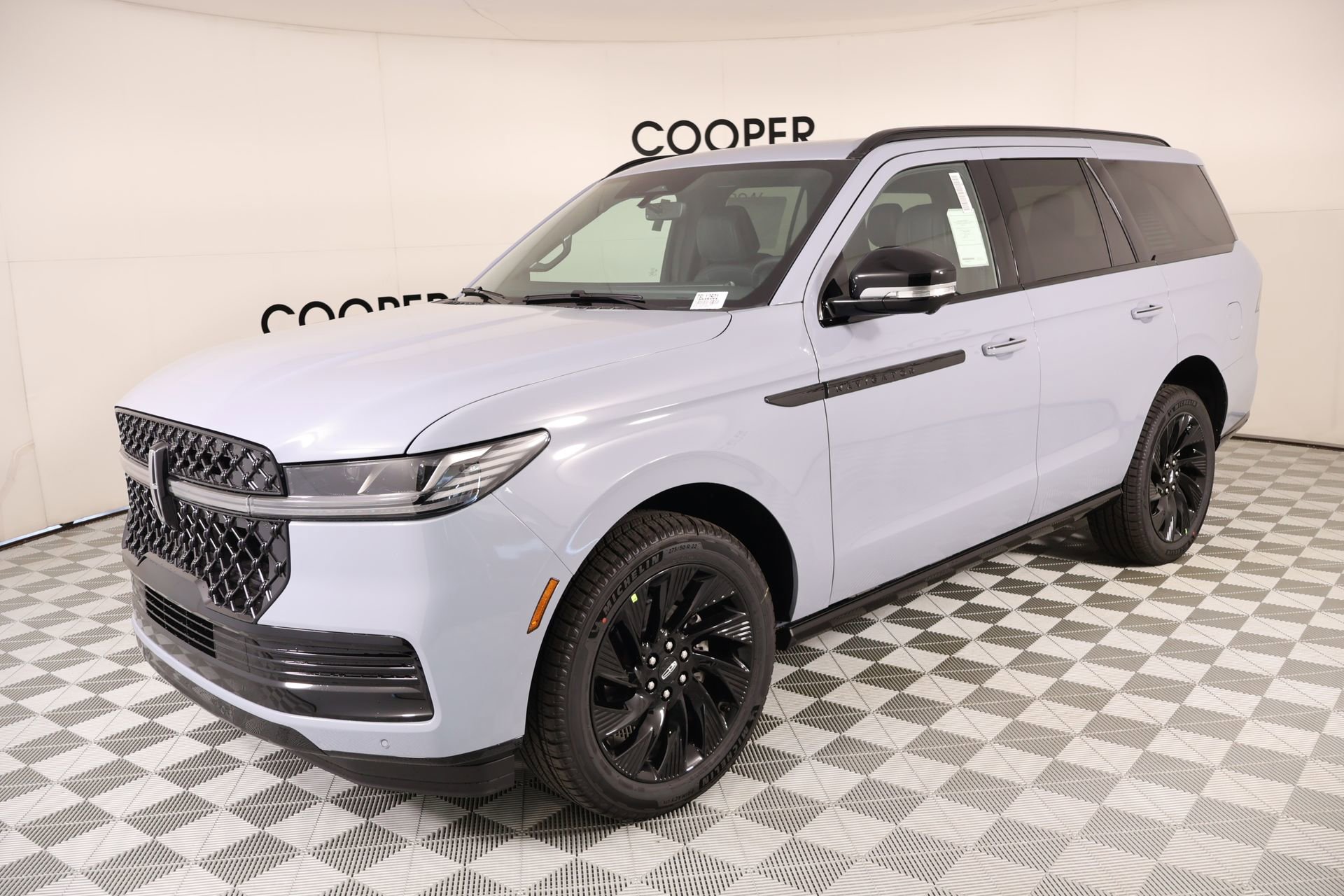 New 2026 Lincoln Navigator Reserve w/ Jet Appearance Package AWD/4WD image 10