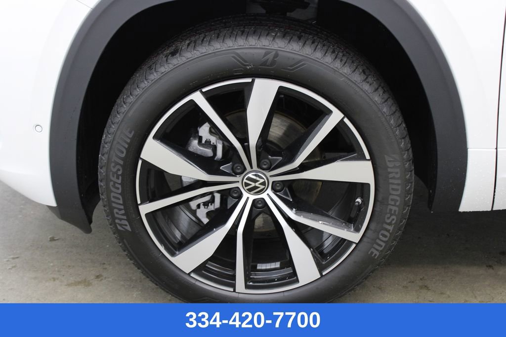 New 2025 Volkswagen Atlas Cross Sport SEL Premium R-Line image 28