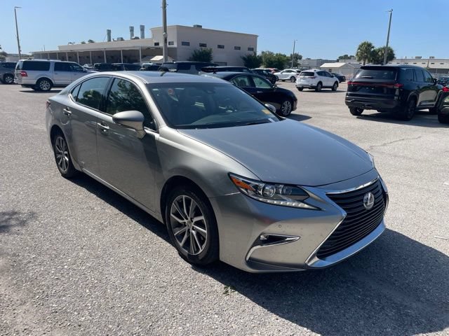 Used 2017 Lexus ES 300h FWD image 1