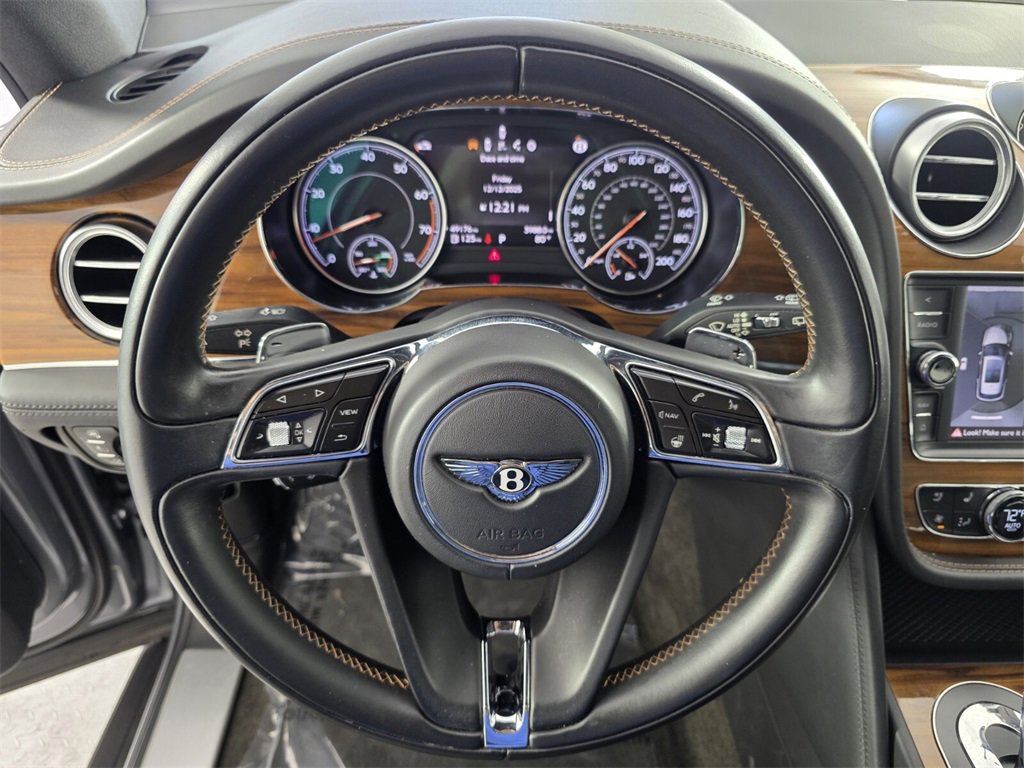 Used 2018 Bentley Bentayga image 18