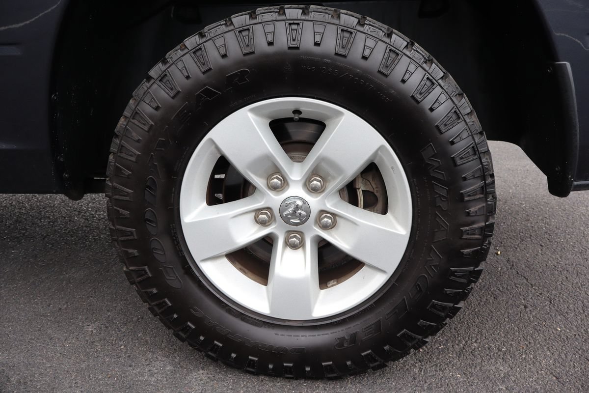 Used 2020 RAM 1500 Classic SLT RWD image 41