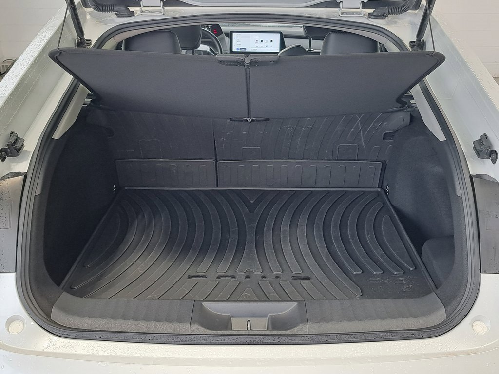 Used 2024 Toyota Prius XLE image 28