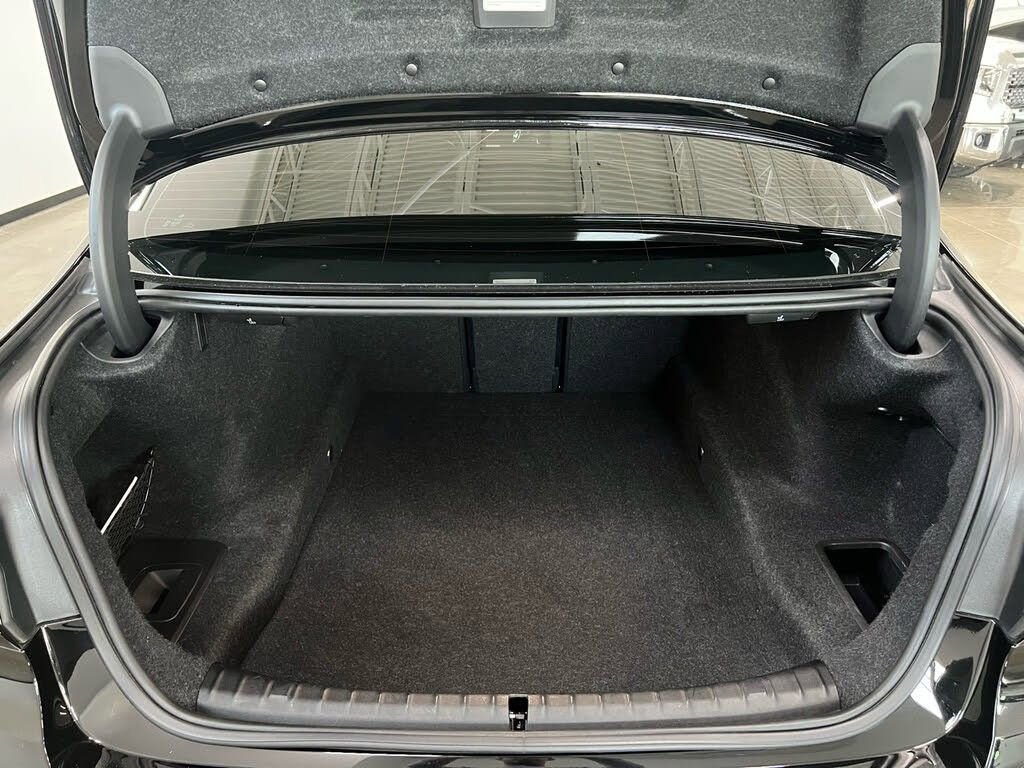 Used 2022 BMW 530i w/ M Sport Package RWD image 13
