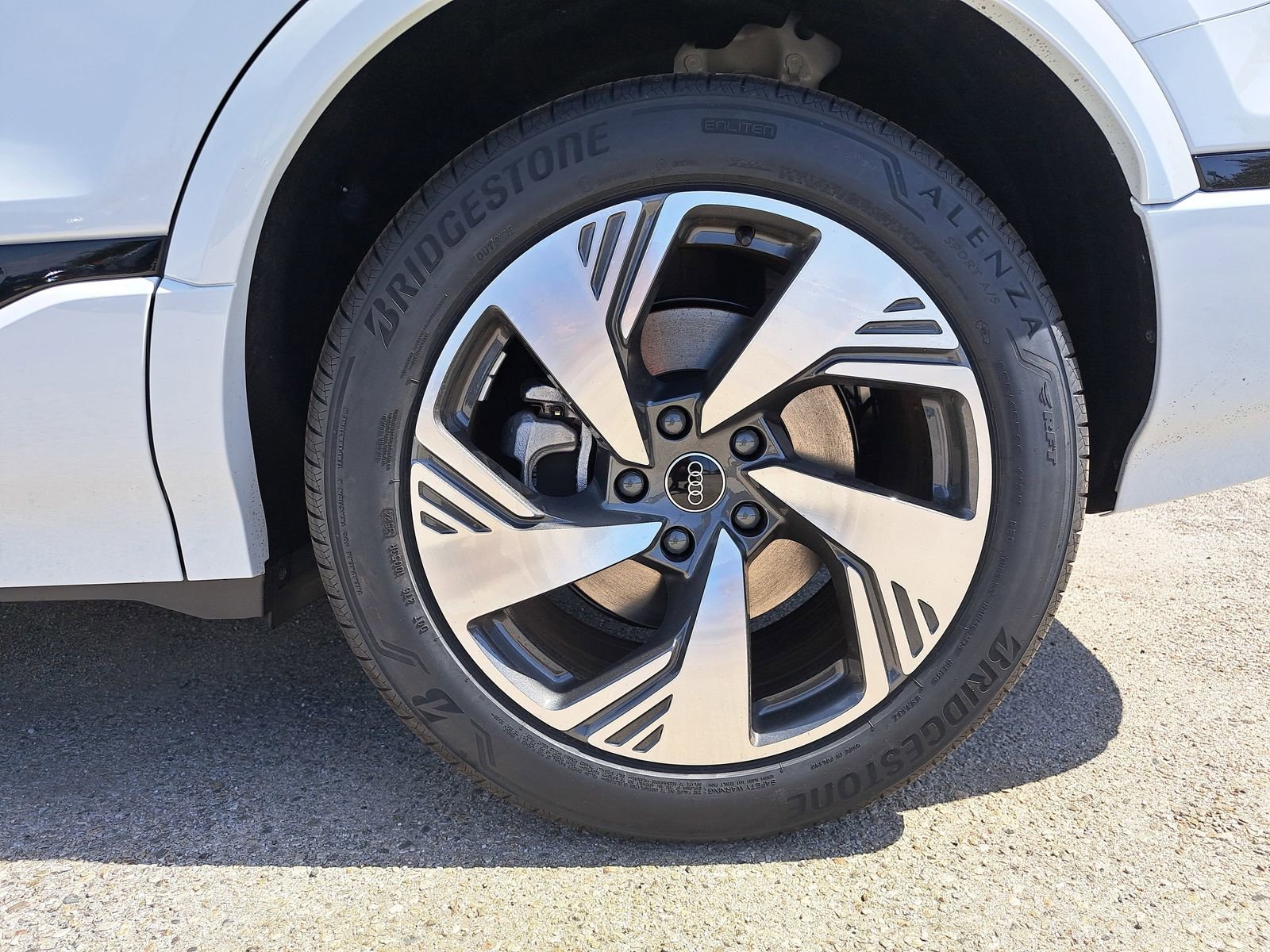 New 2025 Audi Q6 e-tron Premium image 31