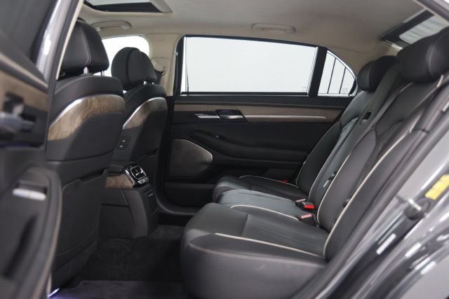 Used 2021 Genesis G90 3.3T Premium RWD image 36