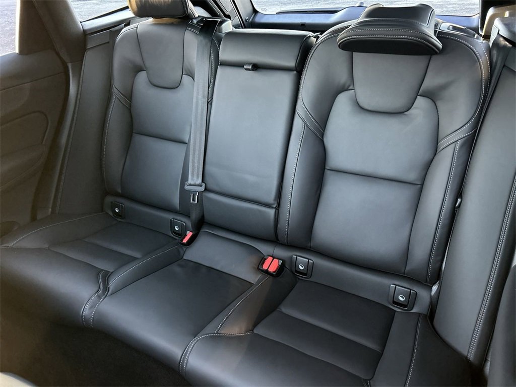 New 2026 Volvo XC60 B5 Ultra w/ Climate Package image 23