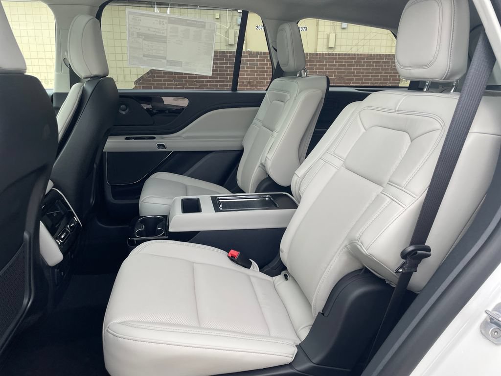 New 2026 Lincoln Aviator Reserve w/ Illumination Package AWD/4WD image 14