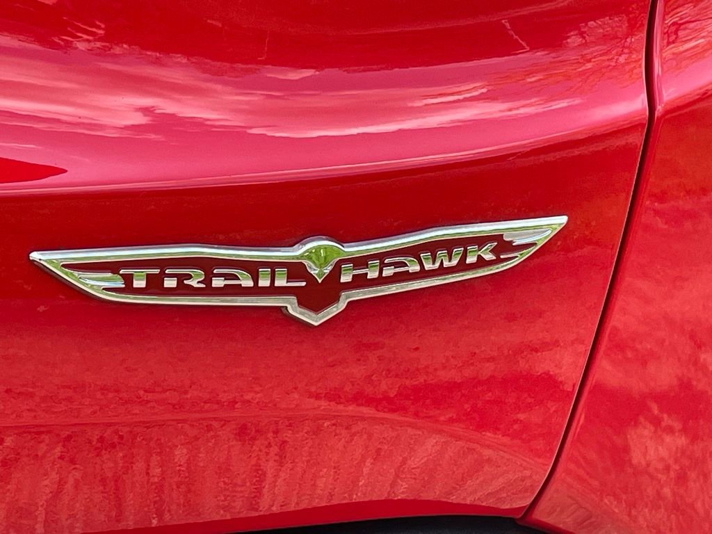 Used 2017 Jeep Renegade Trailhawk w/ Premium Trailhawk Package AWD/4WD image 21