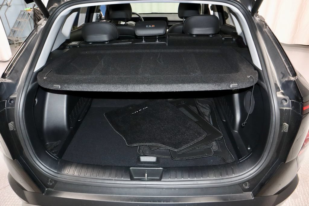 Used 2024 Hyundai Kona Limited AWD/4WD image 14