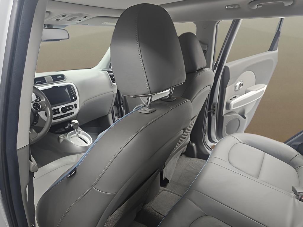 Used 2017 Kia Soul EV + w/ Sun & Fun Package image 14