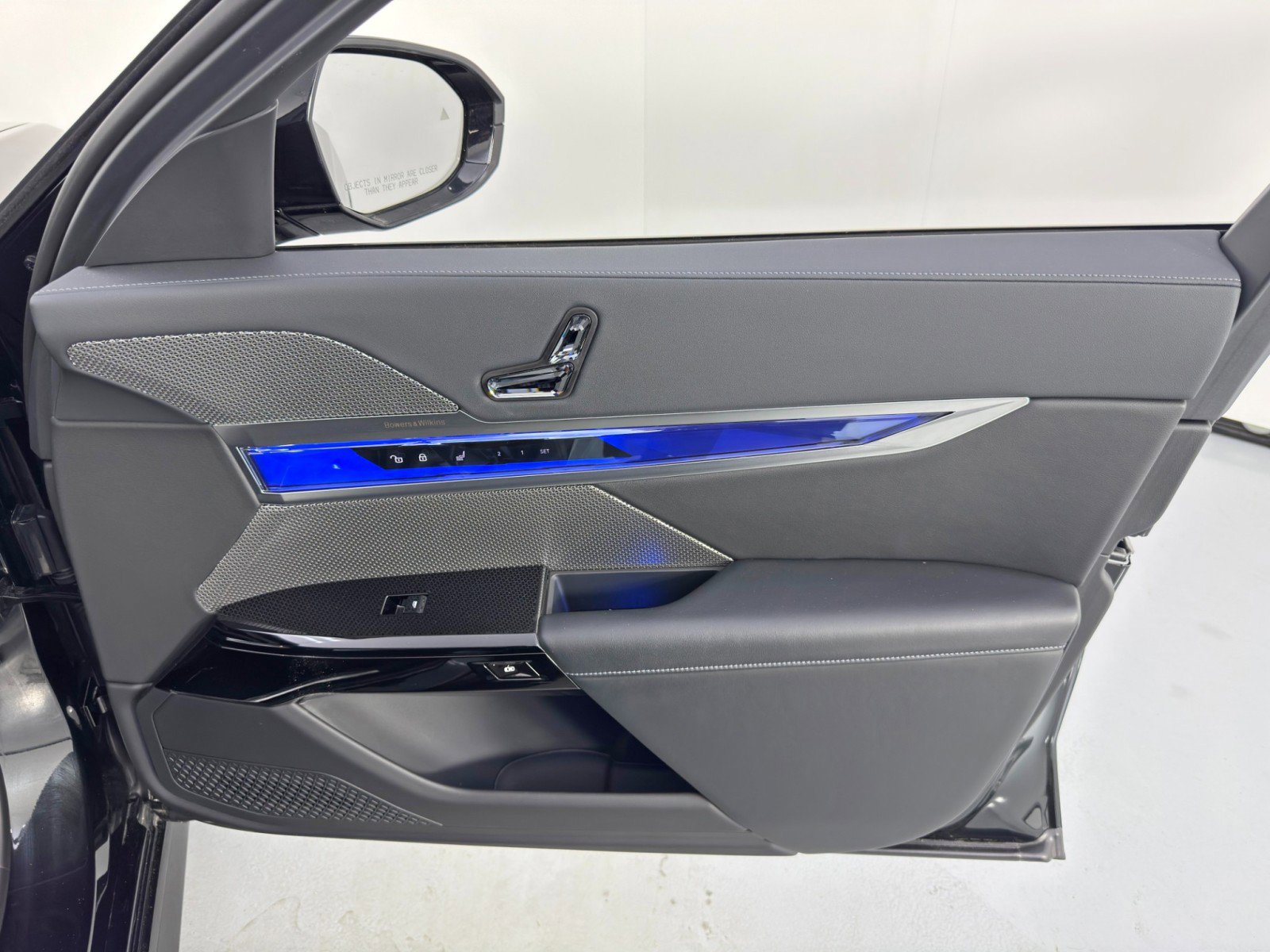 Used 2024 BMW i7 eDrive50 w/ M Sport Package image 53