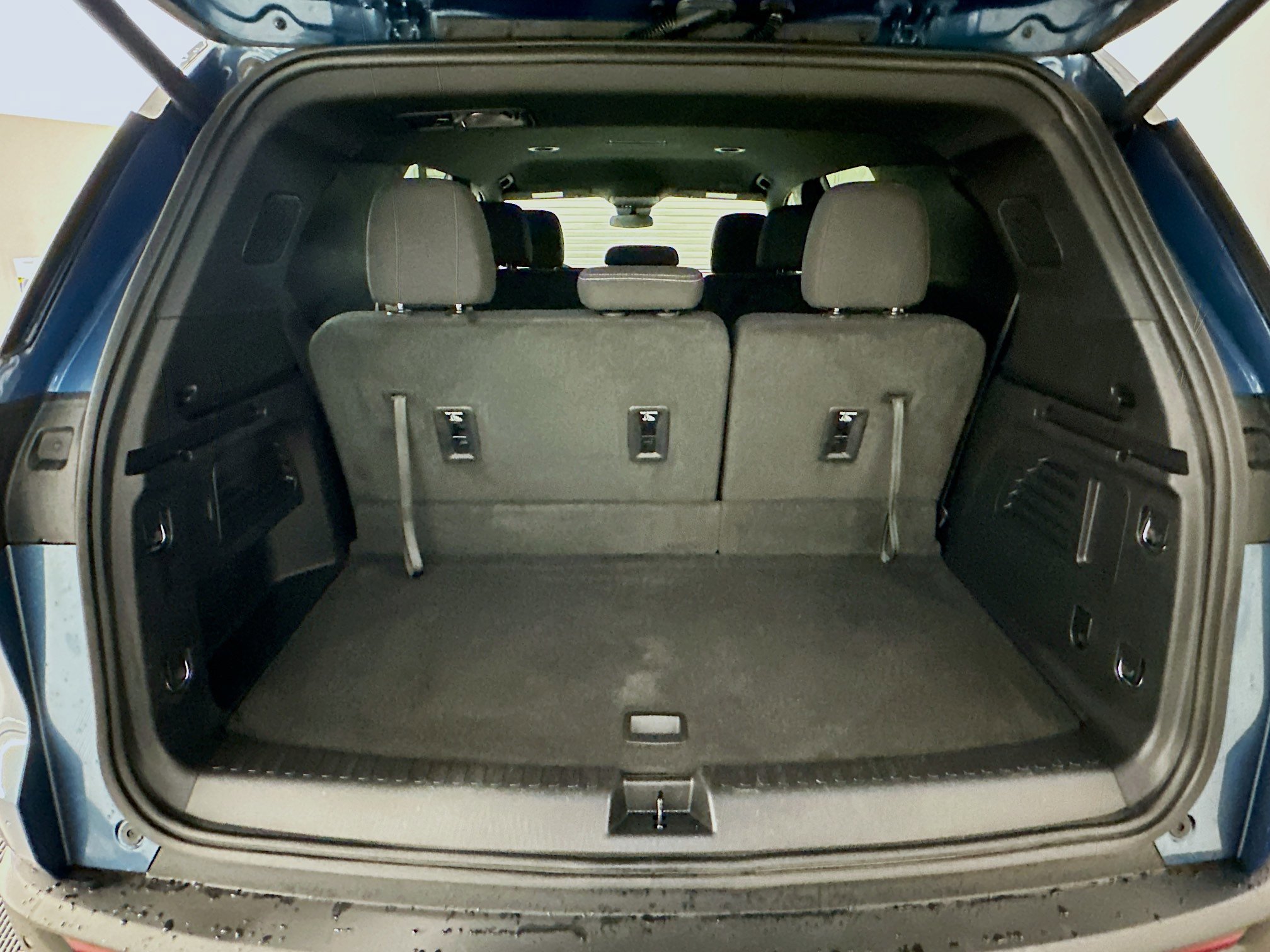 Used 2024 Chevrolet Traverse LS AWD/4WD image 31
