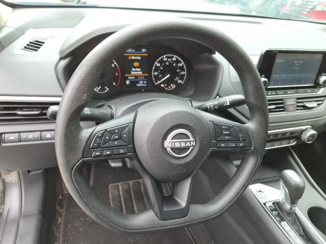 Used 2024 Nissan Altima 2.5 S FWD image 16