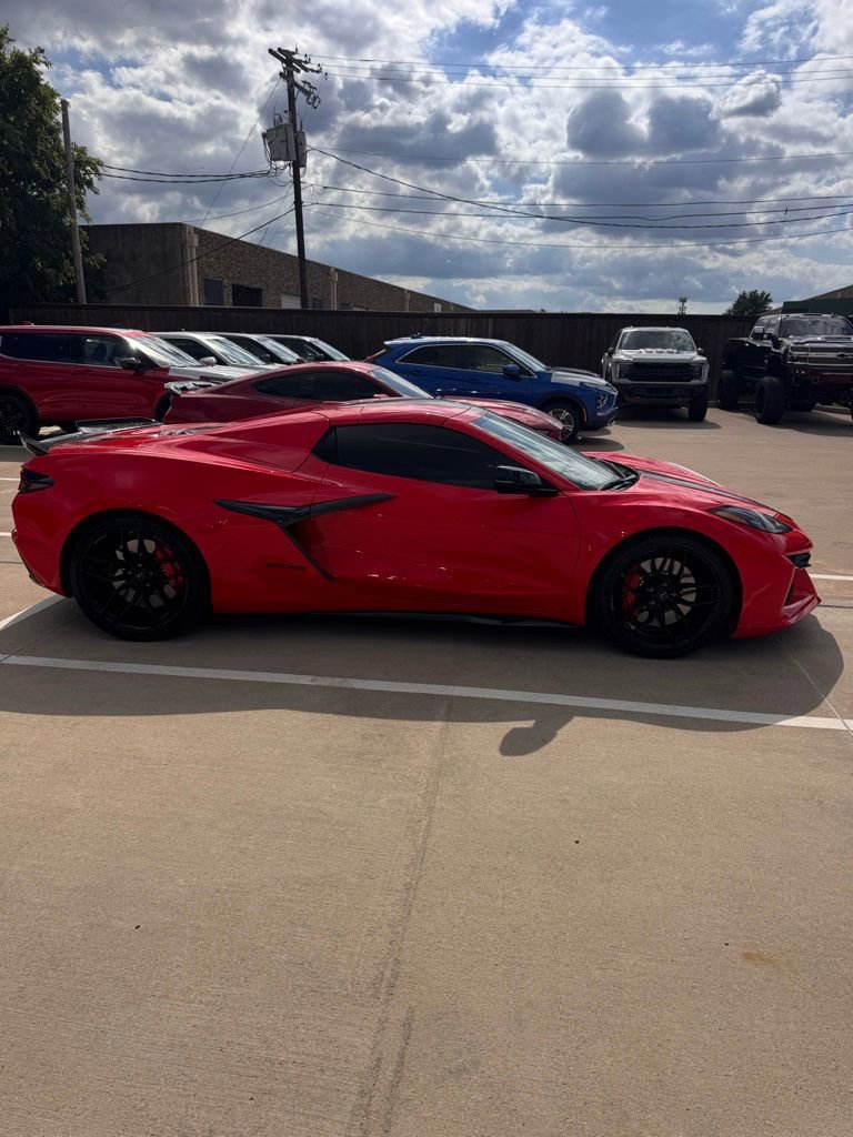 Used 2025 Chevrolet Corvette Z06 w/ Stealth Interior Trim Package RWD image 9