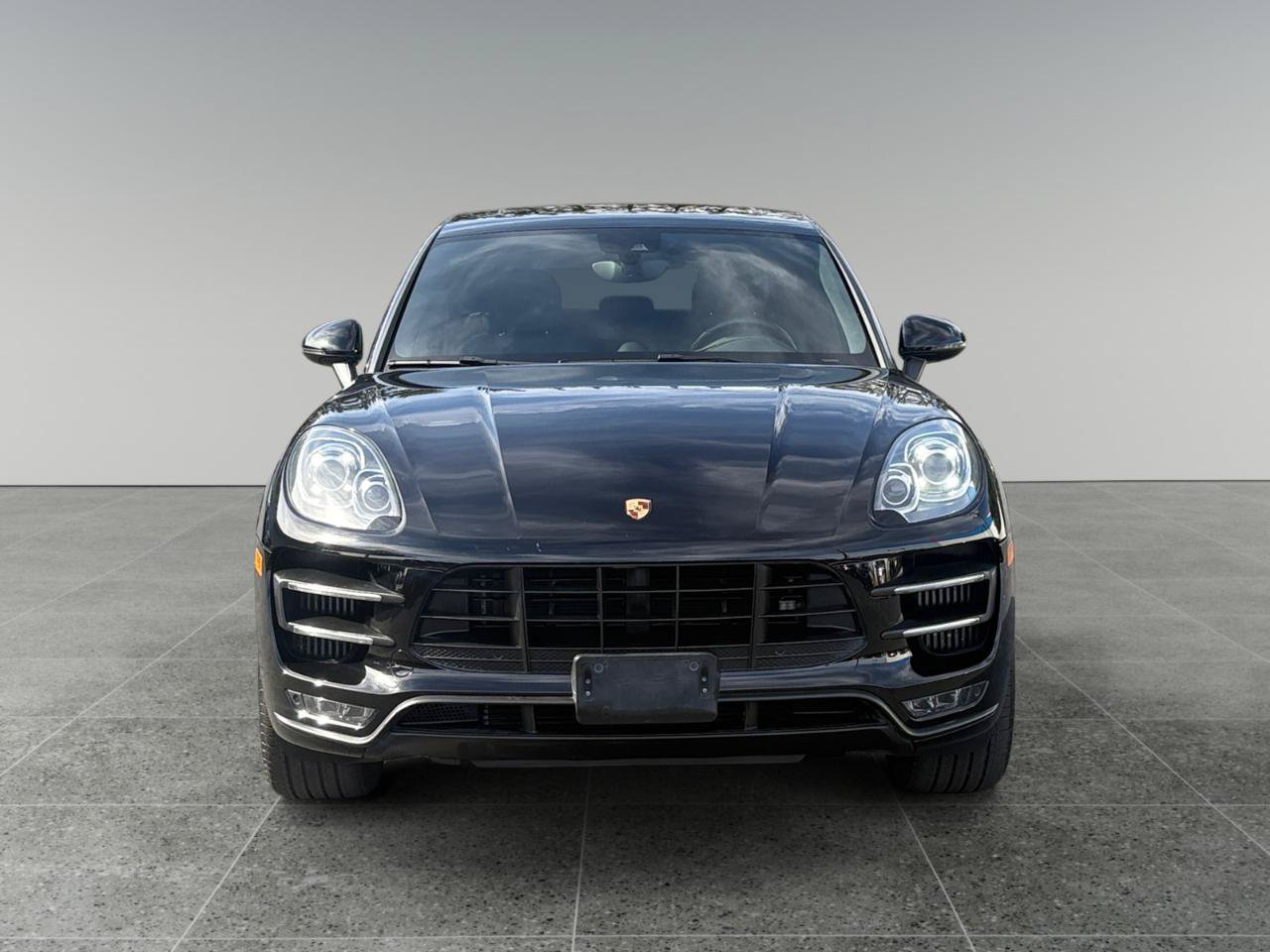 Used 2015 Porsche Macan Turbo AWD/4WD image 2