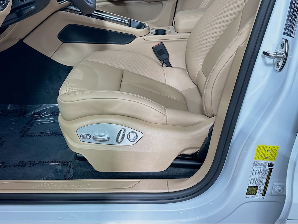 New 2026 Porsche Macan AWD/4WD image 22