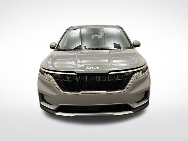 Used 2024 Kia Carnival EX FWD image 2