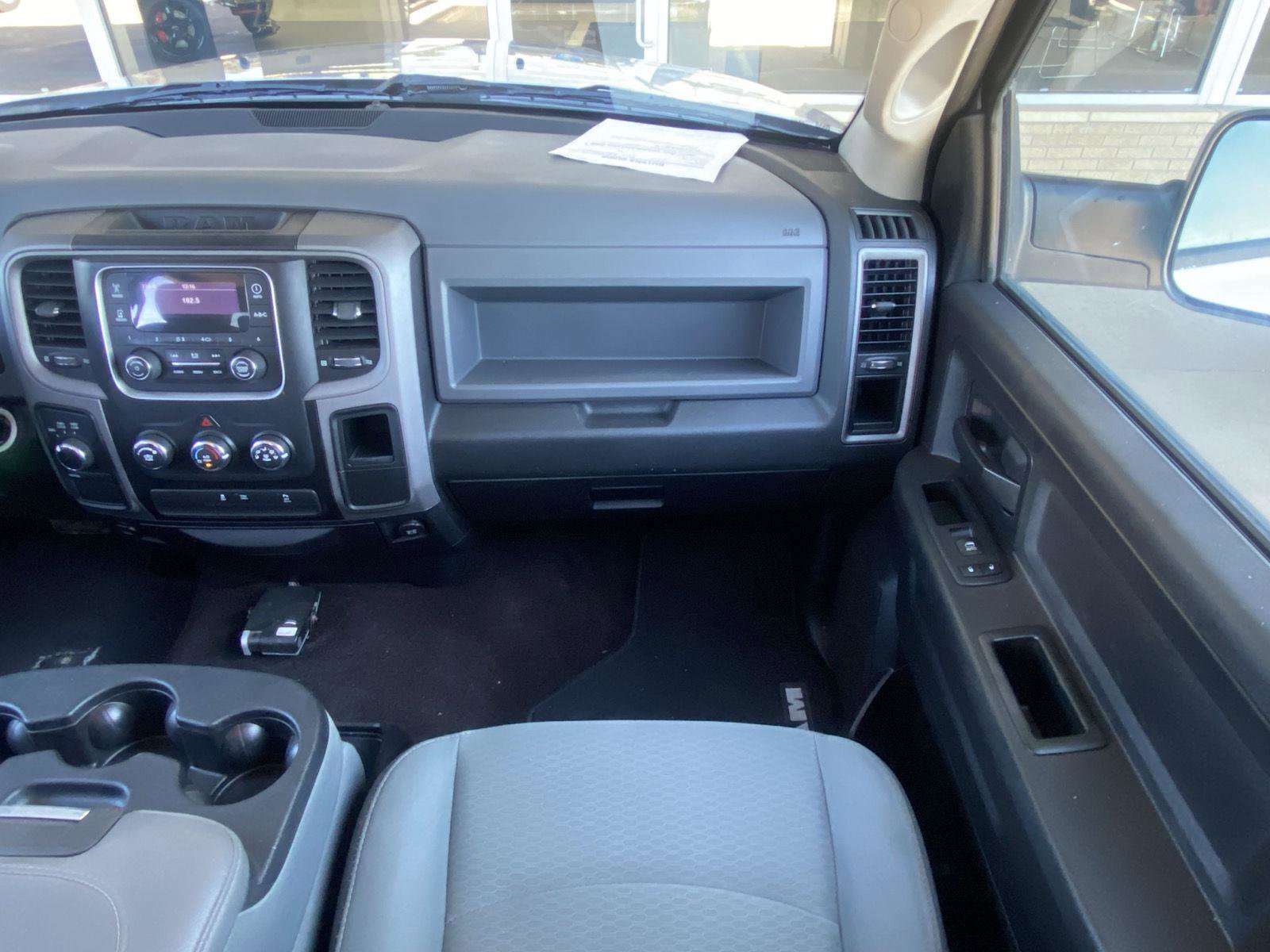 Used 2016 RAM 2500 Tradesman w/ Chrome Appearance Group image 18