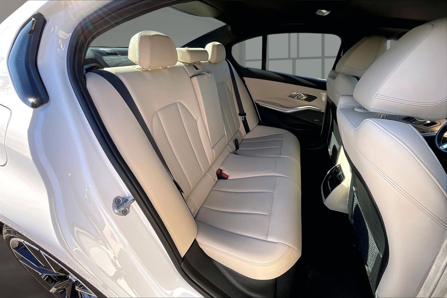 Used 2023 BMW M340i xDrive image 25