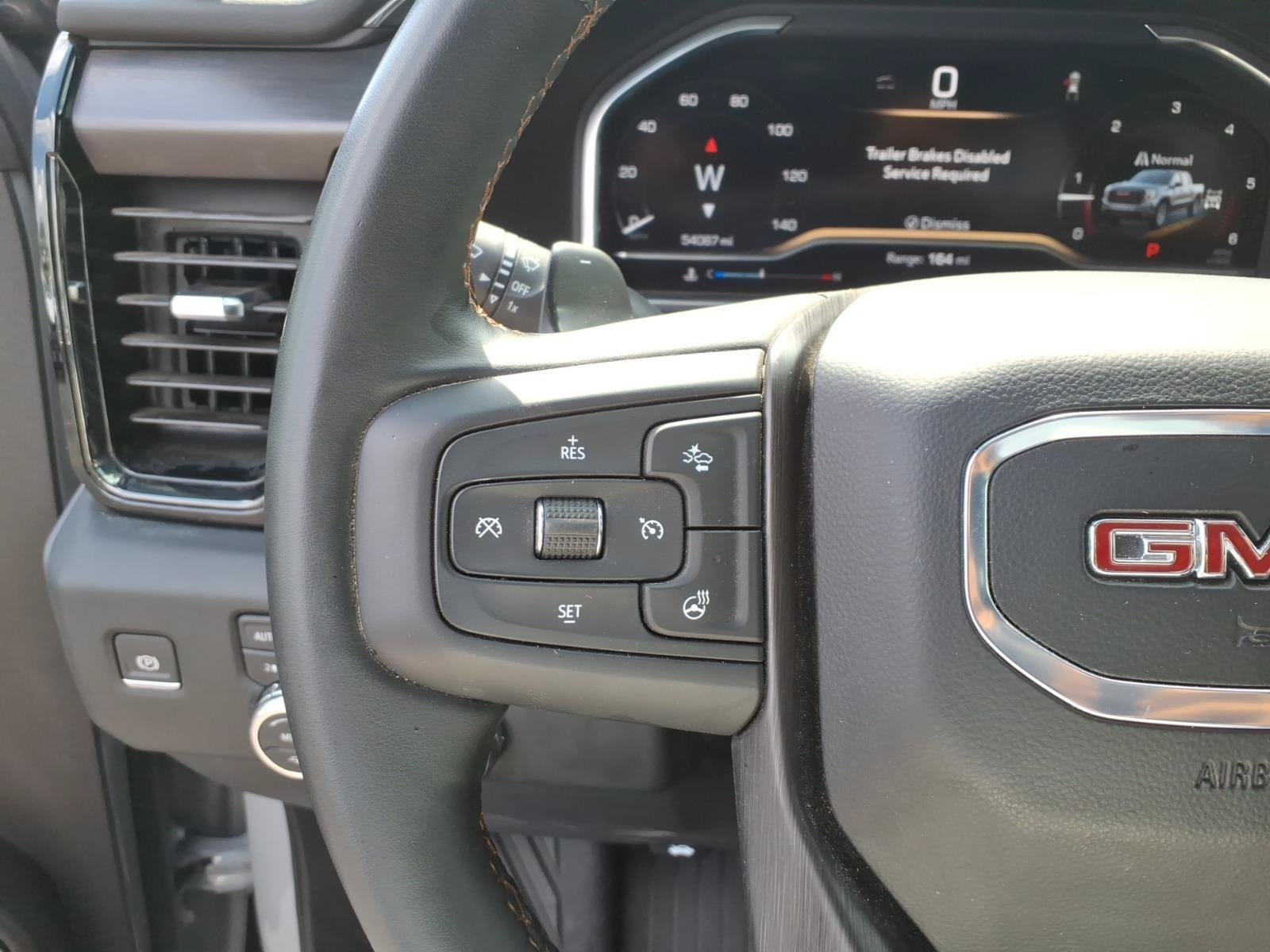 Used 2024 GMC Sierra 1500 AT4 w/ Technology Package AWD/4WD image 11