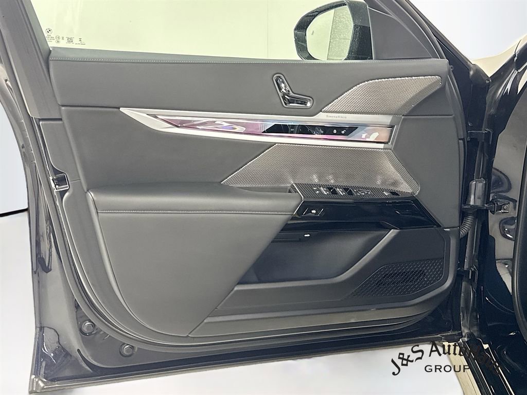 Used 2023 BMW 740i RWD image 22