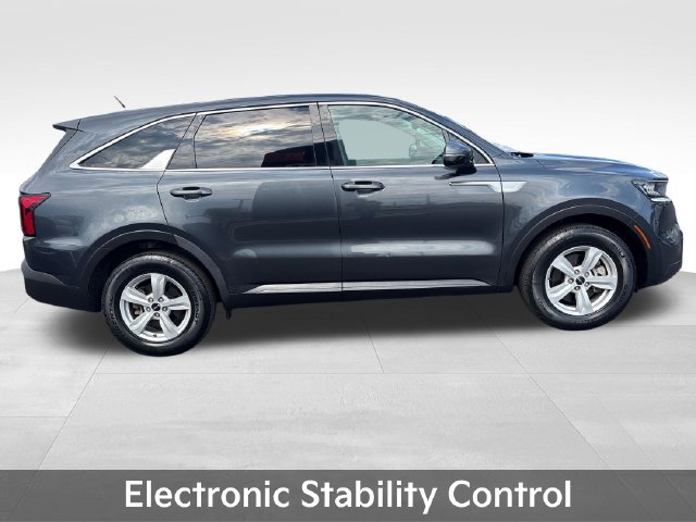 Used 2023 Kia Sorento LX FWD image 9