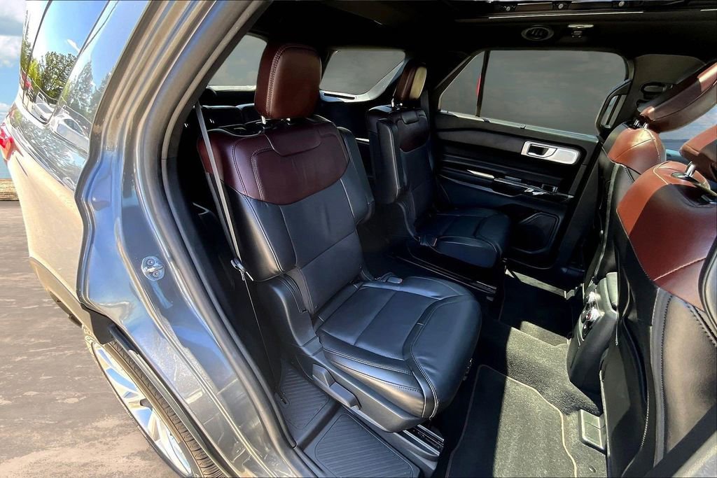 Used 2023 Ford Explorer Platinum w/ Technology Package AWD/4WD image 27