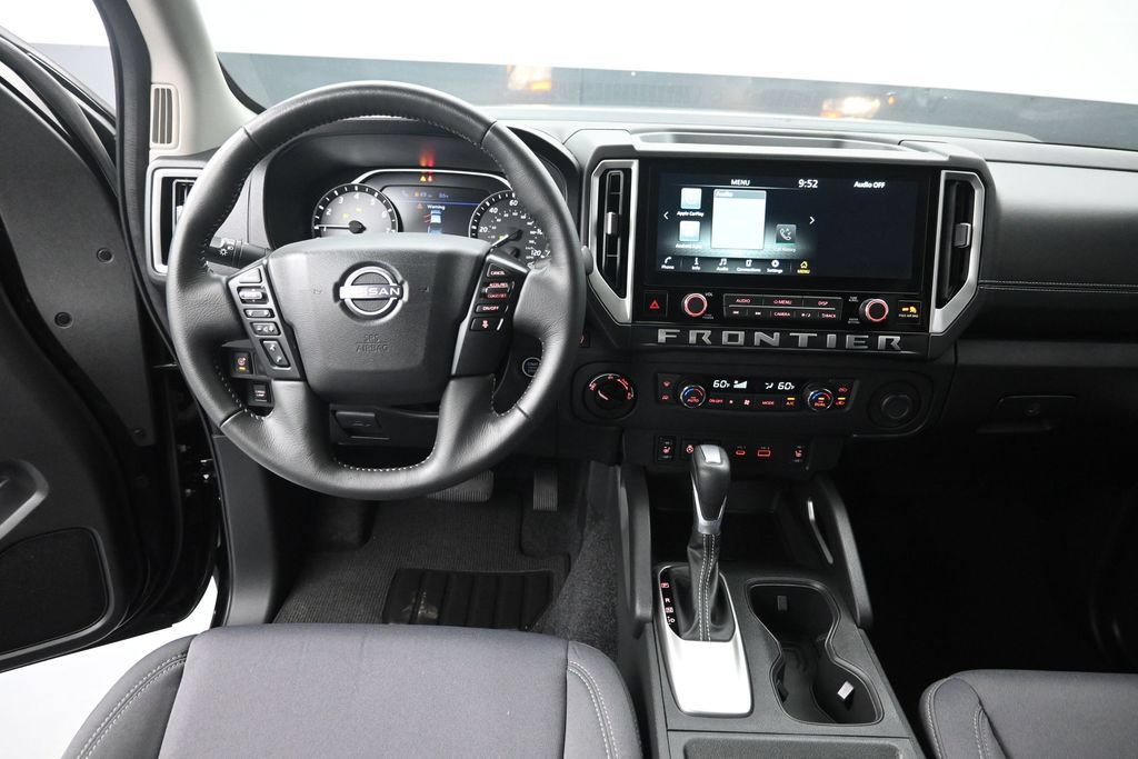 Used 2025 Nissan Frontier SV w/ SV Convenience Package AWD/4WD image 11