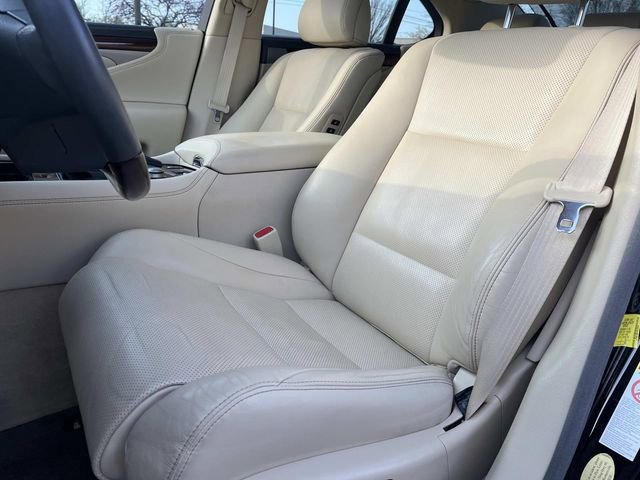 Used 2015 Lexus LS 460 w/ Comfort Package image 33