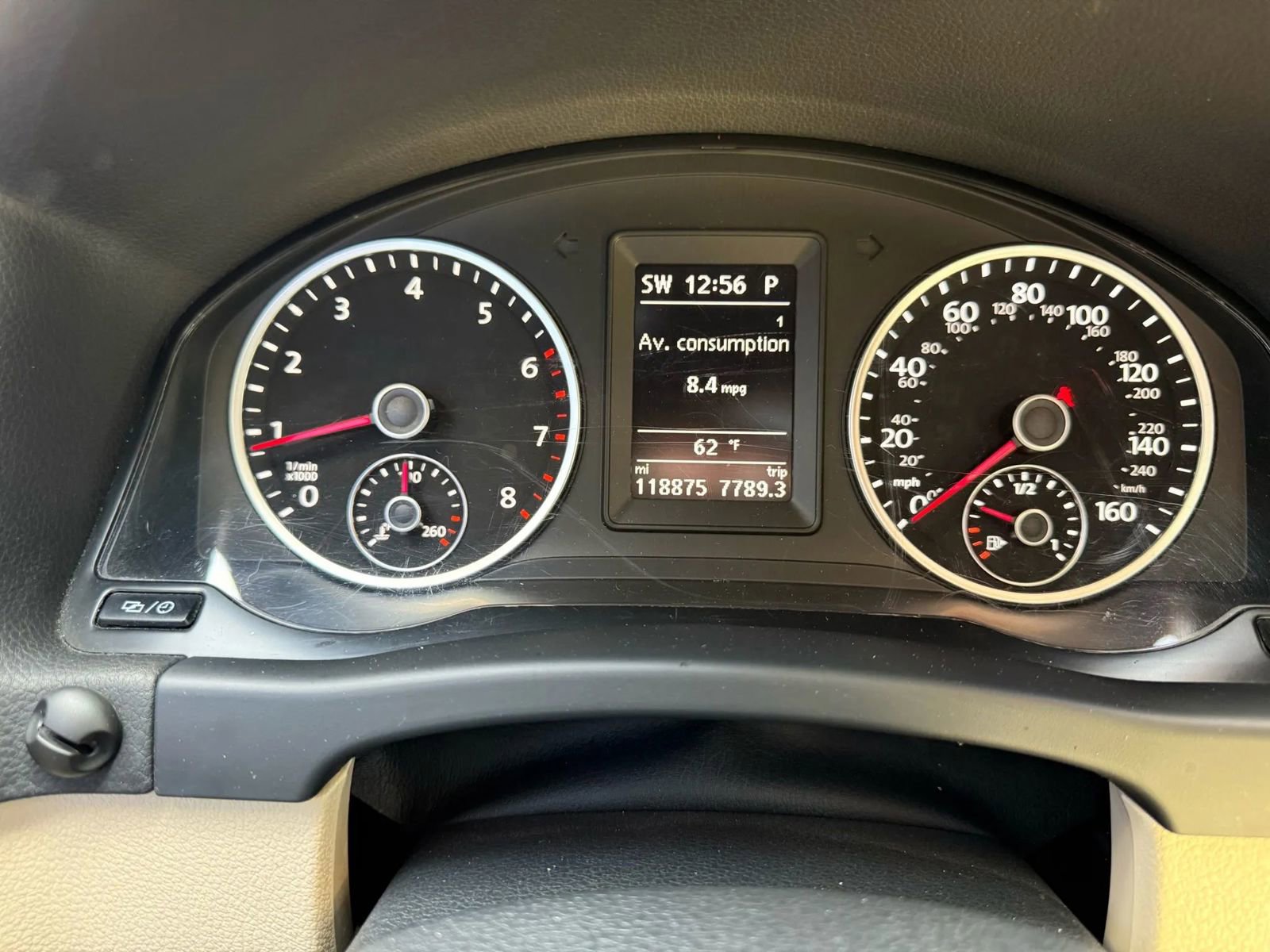 Used 2017 Volkswagen Tiguan SEL image 22