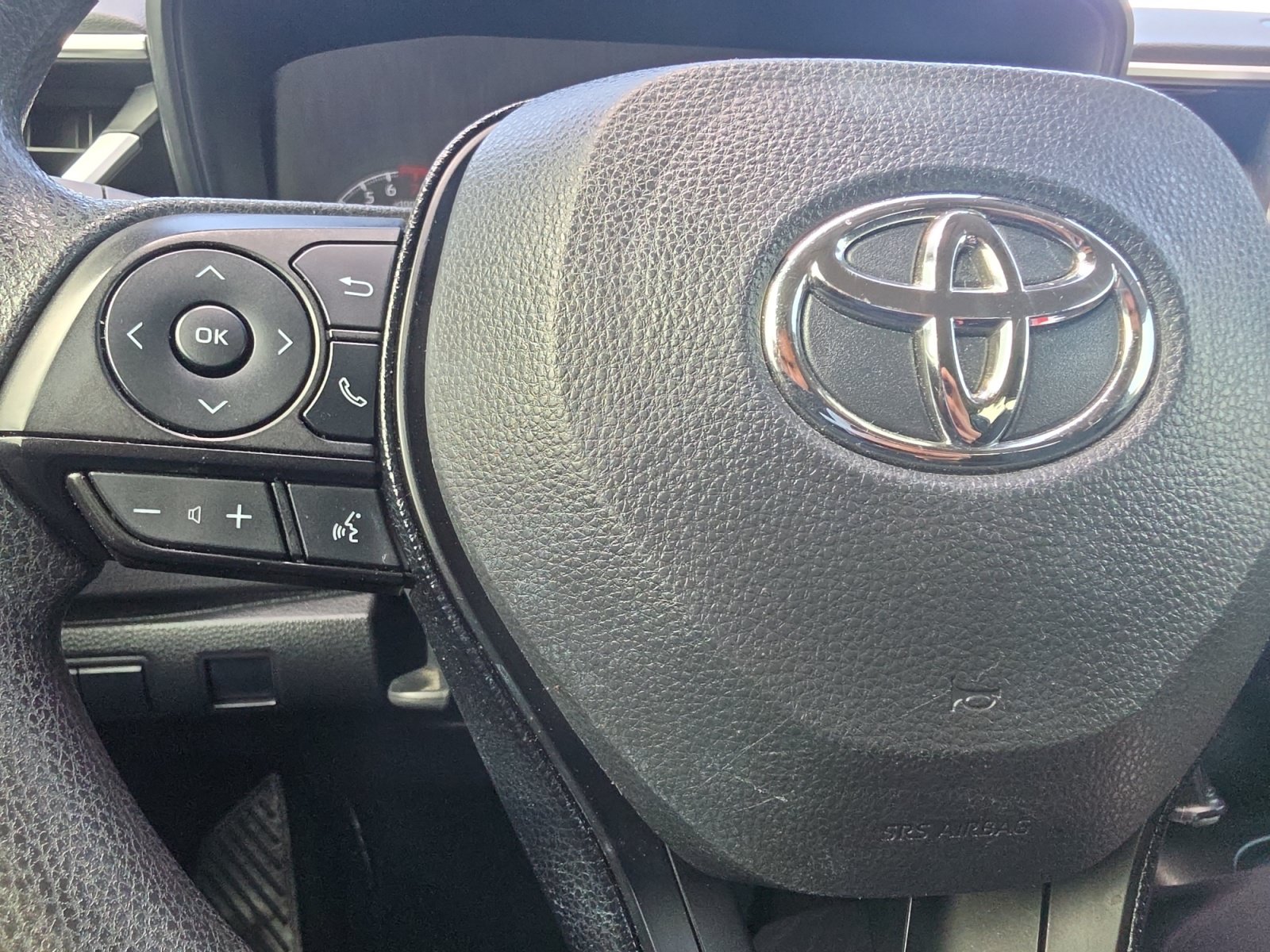 Used 2020 Toyota Corolla LE FWD image 19