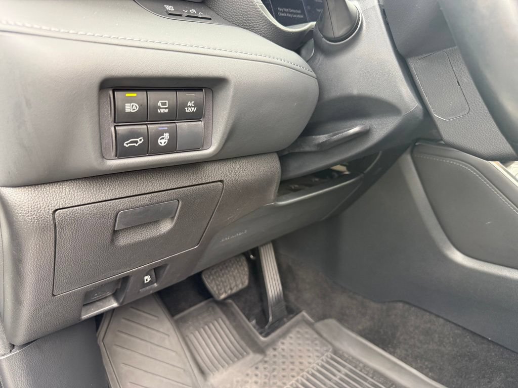 Used 2023 Toyota Highlander Platinum AWD/4WD image 14