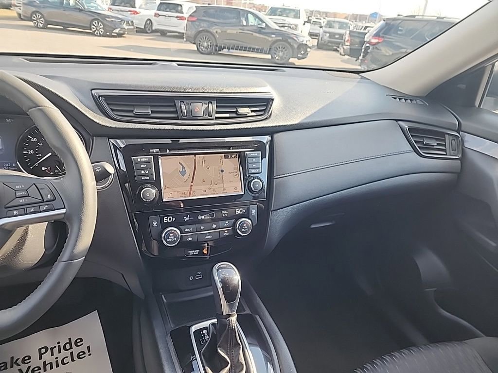 Used 2018 Nissan Rogue SV w/ Premium Package image 26
