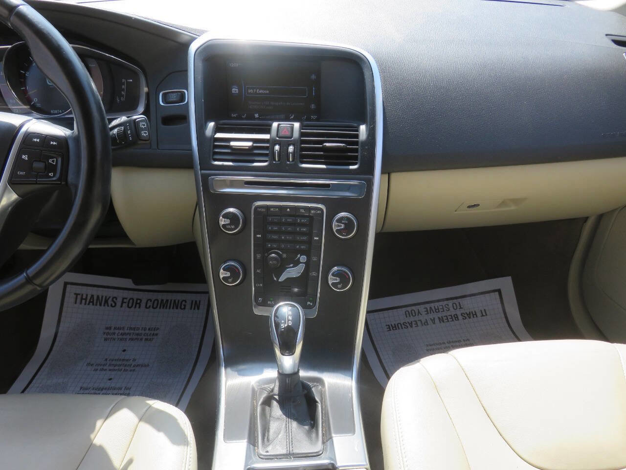 Used 2015 Volvo XC60 T6 Premier Plus image 16