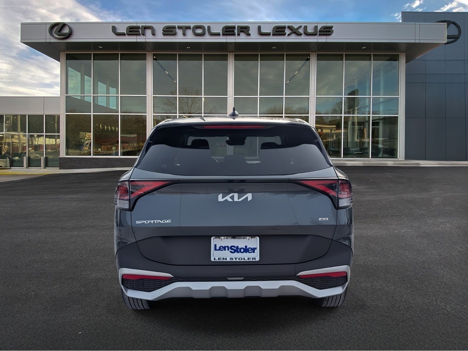 Used 2023 Kia Sportage LX image 4