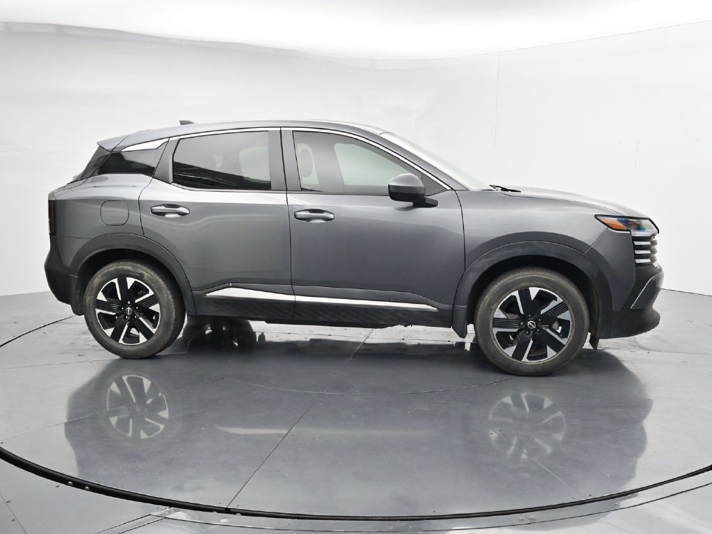 Used 2025 Nissan Kicks SV w/ Illumination Package AWD/4WD image 9