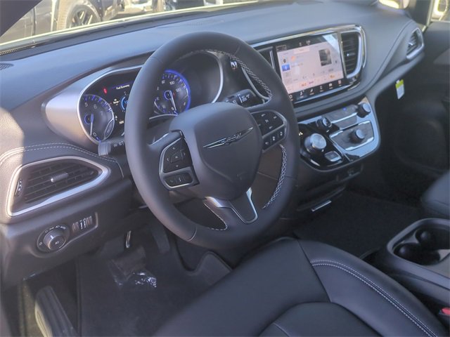 New 2026 Chrysler Pacifica Select image 29